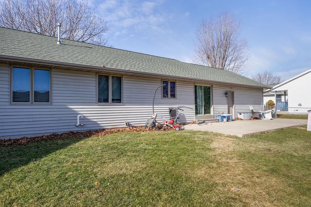 2210 North Wright Road Janesville, WI 53546 - Photo 7 of 29