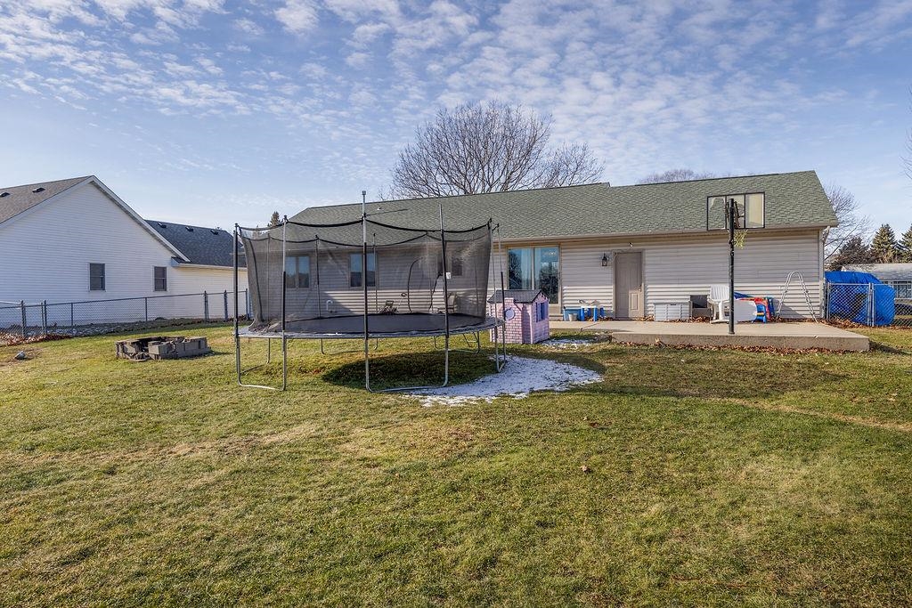 2210 North Wright Road Janesville, WI 53546 - Photo 8 of 29