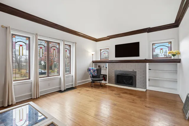 $215,000 | 2911 21st Avenue, Rock Island, IL 61201