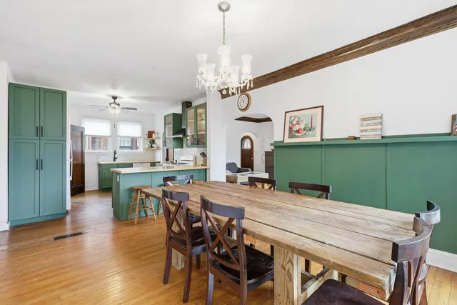 $215,000 | 2911 21st Avenue, Rock Island, IL 61201