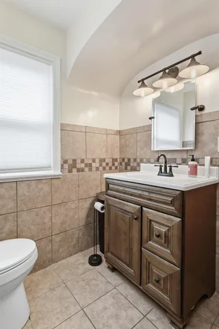 $215,000 | 2911 21st Avenue, Rock Island, IL 61201