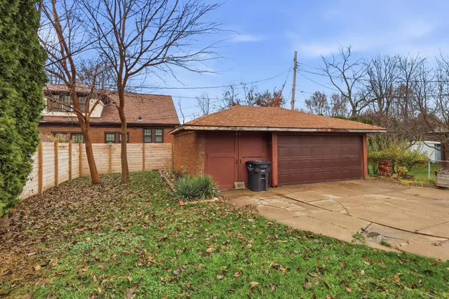 $215,000 | 2911 21st Avenue, Rock Island, IL 61201