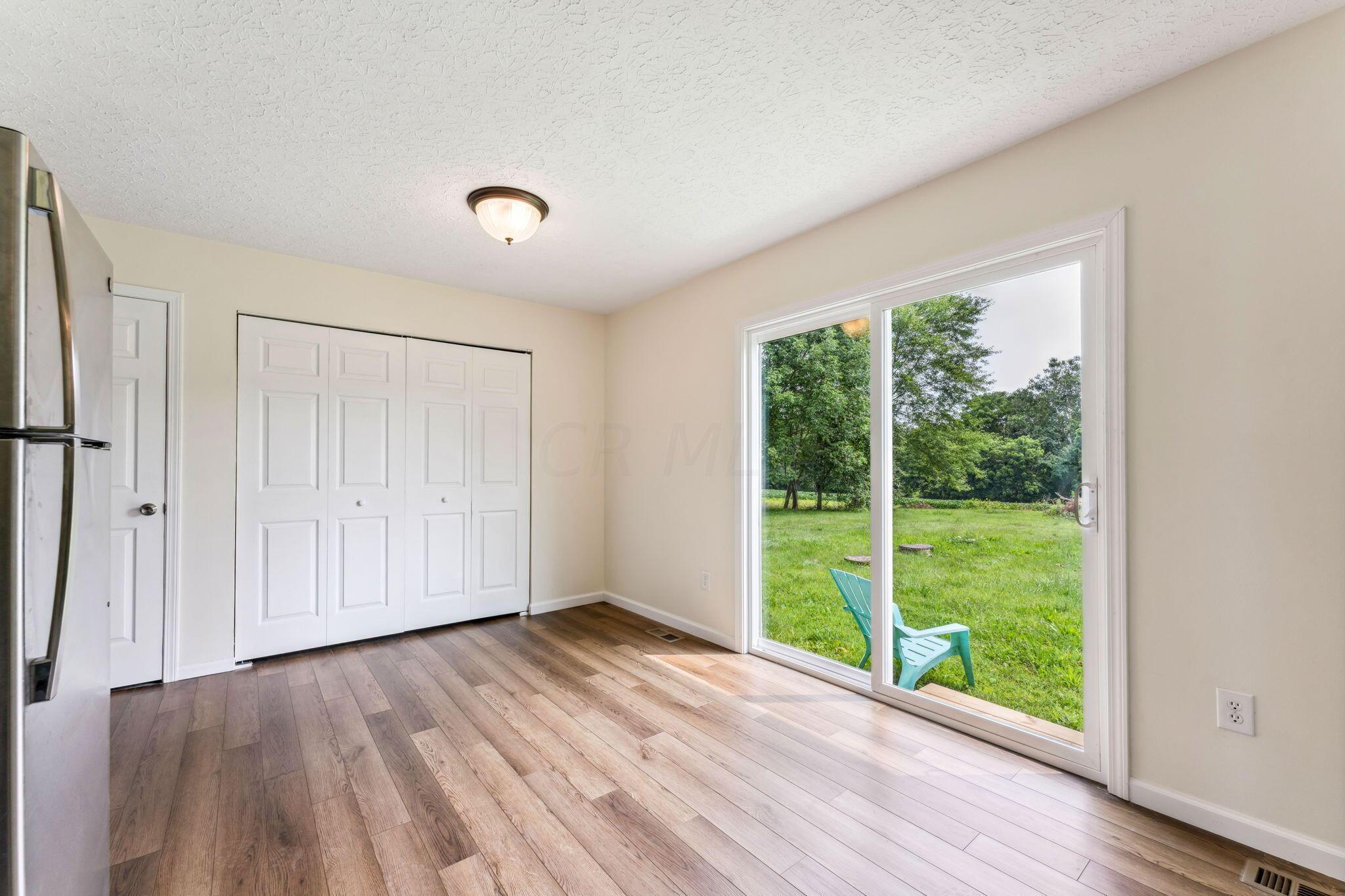 208 Sycamore Road Hebron, OH 43025 - Photo 5 of 13 19-web-or-mls-208-sycamore-rd
