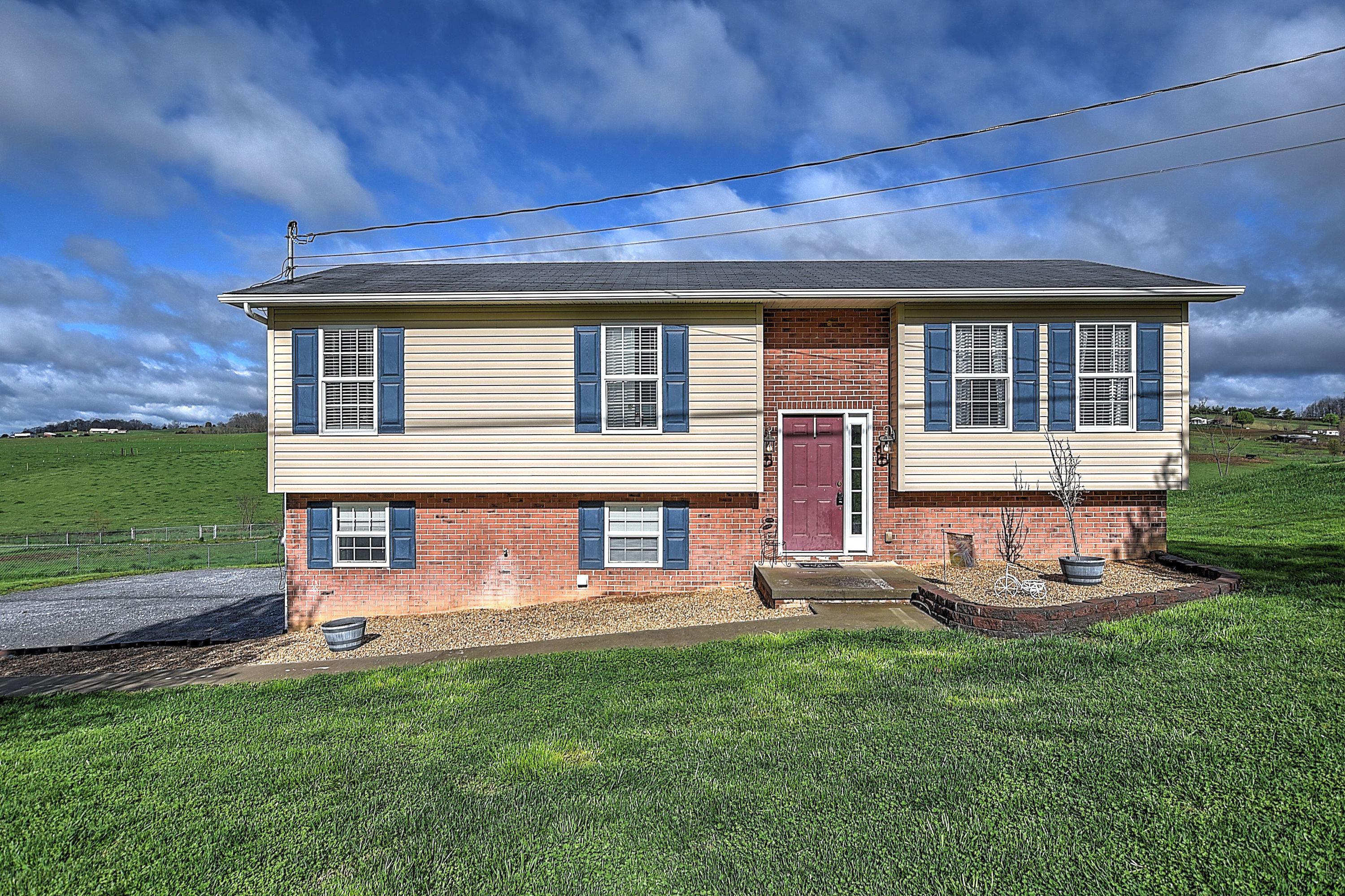 1555 Old Snapps Ferry Road Chuckey, TN 37641 - Photo 1 of 36 1055 Old Snapps Ferry