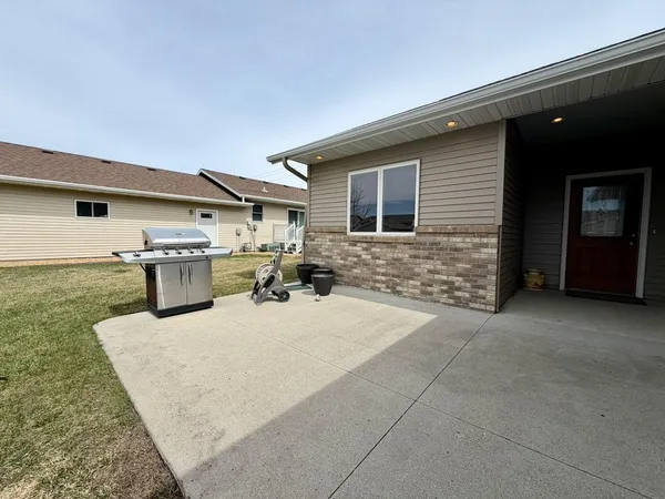 $399,900 | 1722 12th Street North, Wahpeton, ND 58075