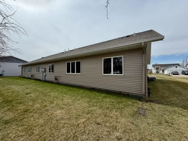 $399,900 | 1722 12th Street North, Wahpeton, ND 58075