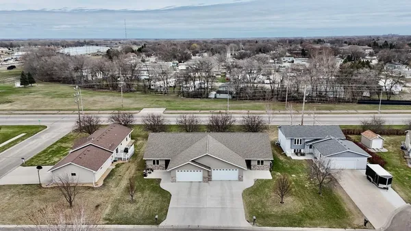$399,900 | 1722 12th Street North, Wahpeton, ND 58075