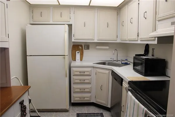 $230,000 | 2600 South Kanner Highway, Unit K2, Stuart, FL 34994