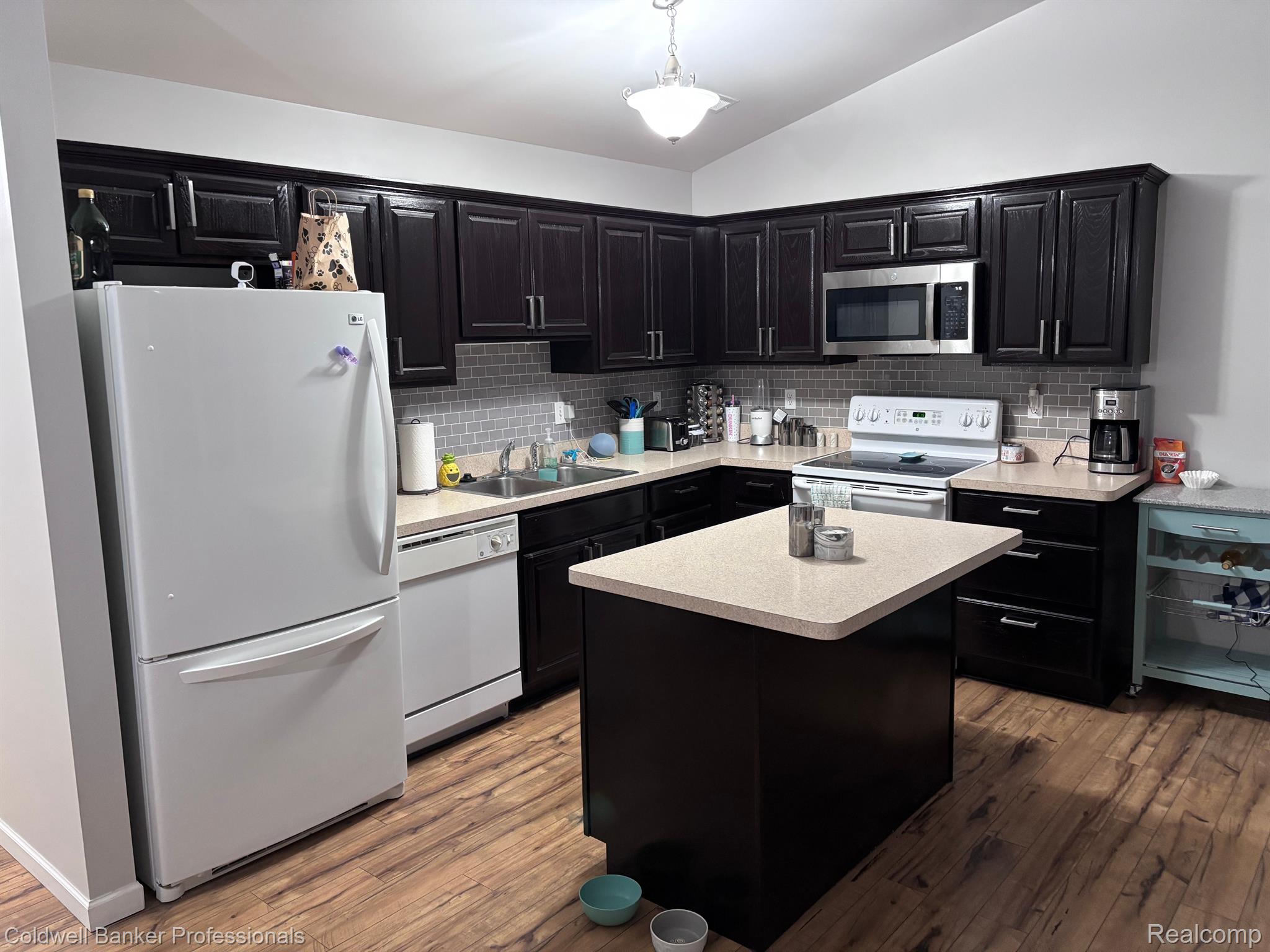 33540 Utica Road, Unit 13 Fraser, MI 48026 - Photo 6 of 20 Kitchen