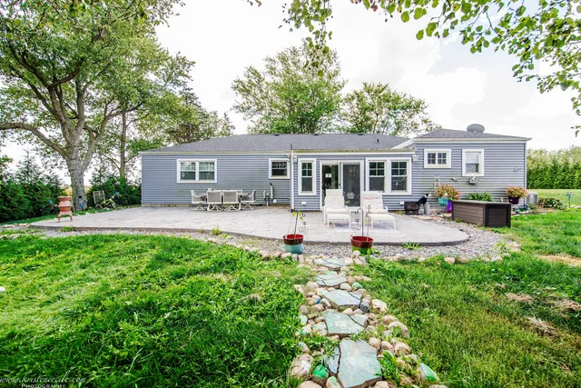 $399,999 | 936 West Corning Road, Beecher, IL 60401