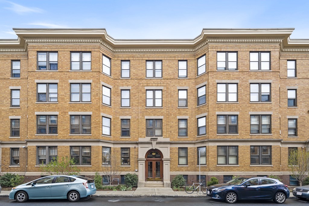 4 Newport Road, Unit 6 Cambridge, MA 02140 - Photo 1 of 21 Gallery Image 1