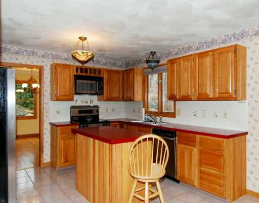 34 Laurel Road Exeter, RI 02822 - Photo 4 of 8 Kitchen.