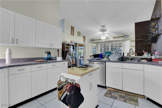 $499,900 | 521 Grant Avenue, Lehigh Acres, FL 33972