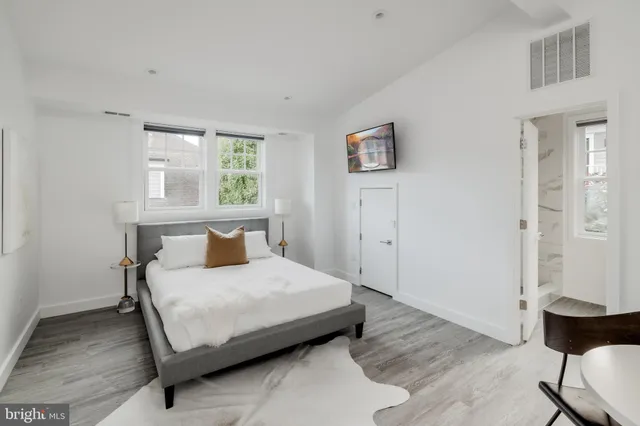 $3,249,000 | 2361 North Edgewood Street, Arlington, VA 22207