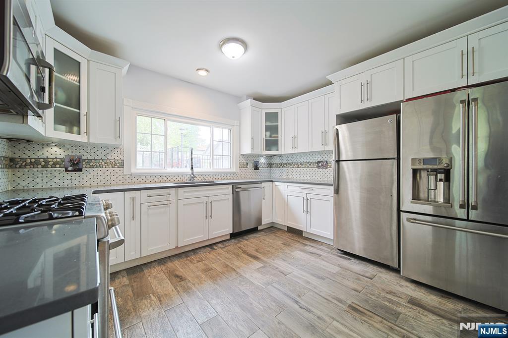 586 Hillside Street Ridgefield, NJ 07657 - Photo 21 of 46