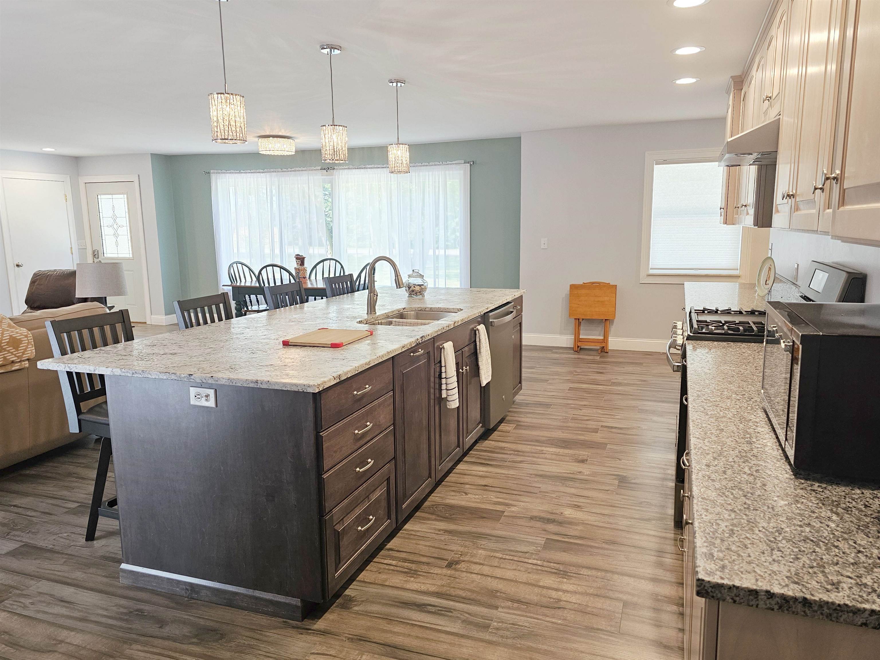 1735 Fraser Road Kawkawlin, MI 48631 - Photo 2 of 53