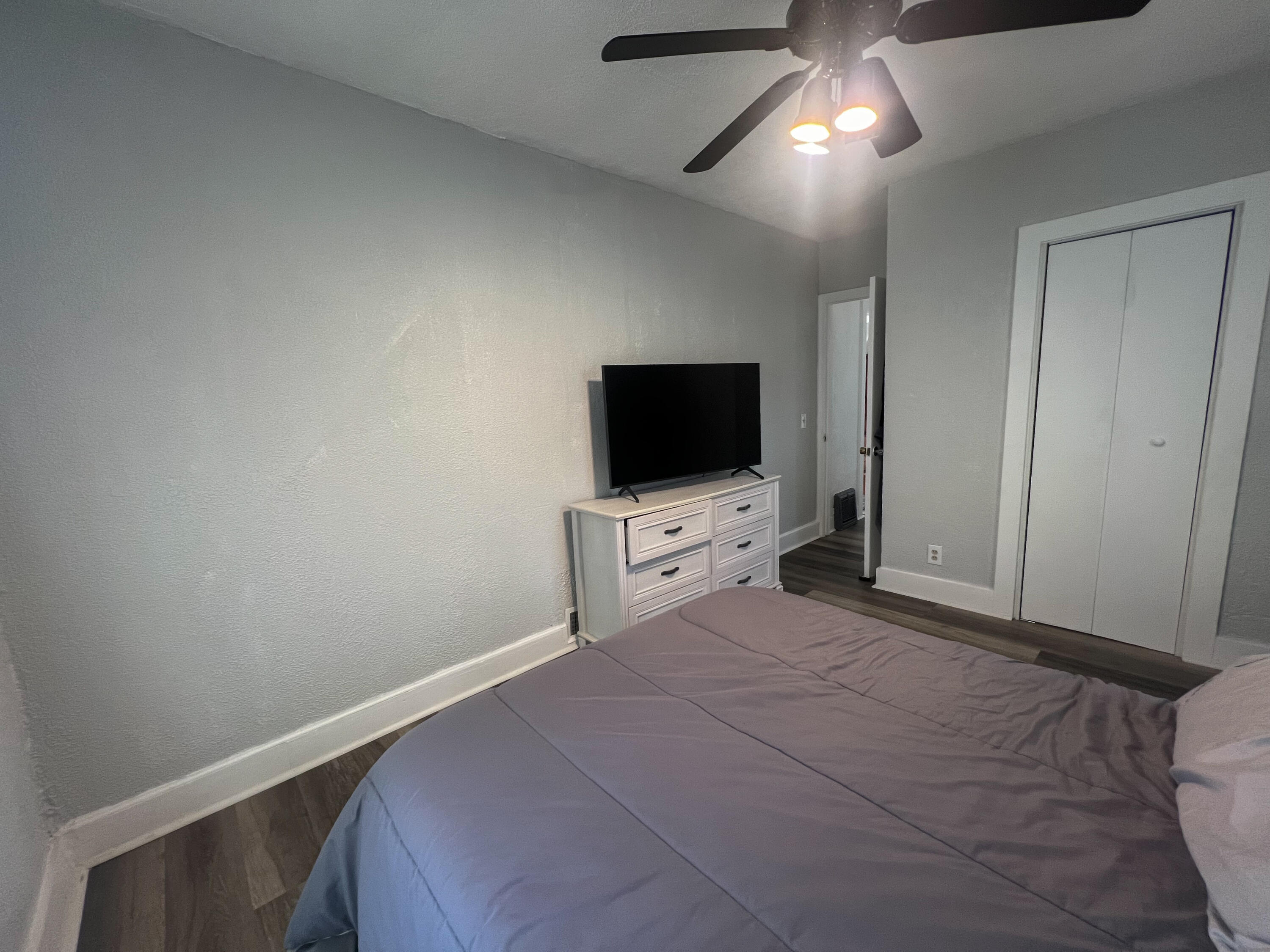 160 Ridgewood Street Kalamazoo, MI 49001 - Photo 6 of 24 IMG_8443
