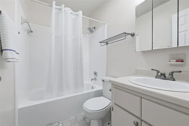 $249,000 | 4916 Southwest 57th Drive, Gainesville, FL 32608