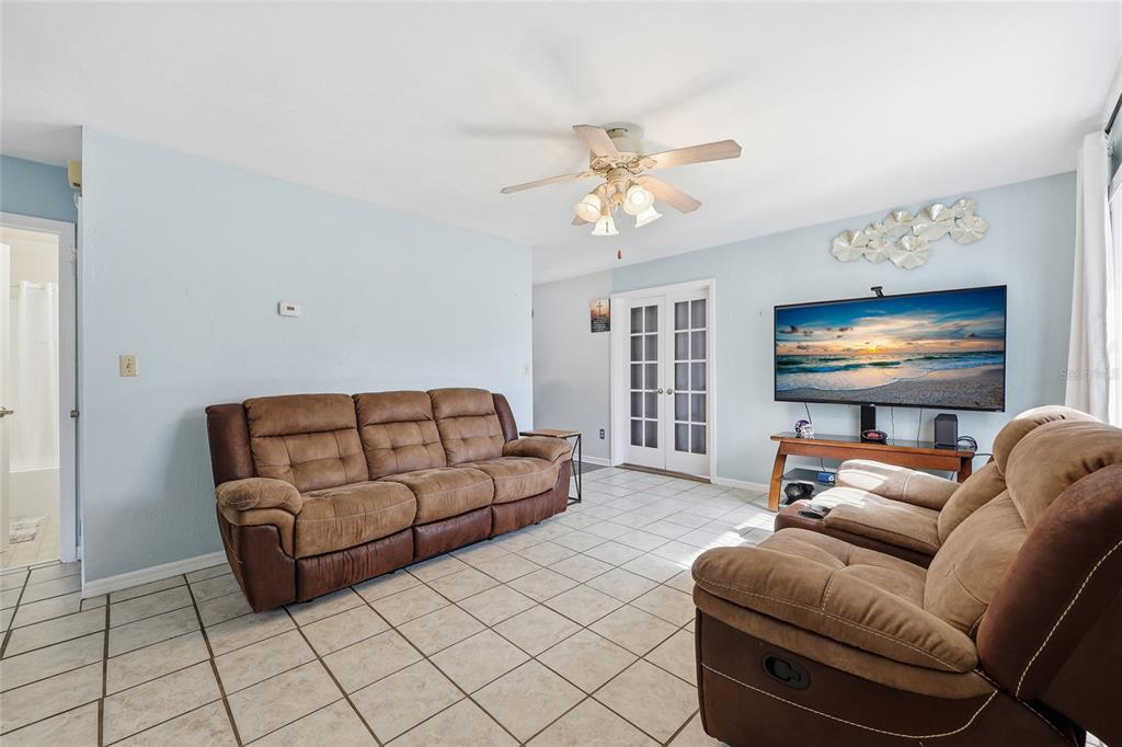 4916 Southwest 57th Drive Gainesville, FL 32608 - Photo 2 of 23