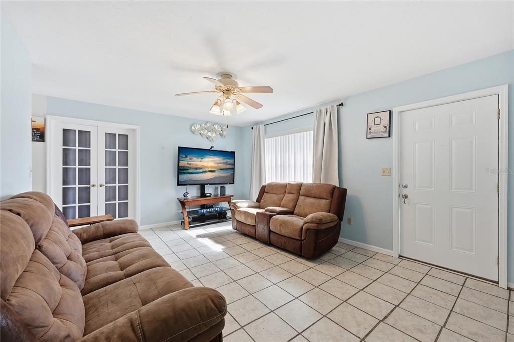 4916 Southwest 57th Drive Gainesville, FL 32608 - Photo 3 of 23