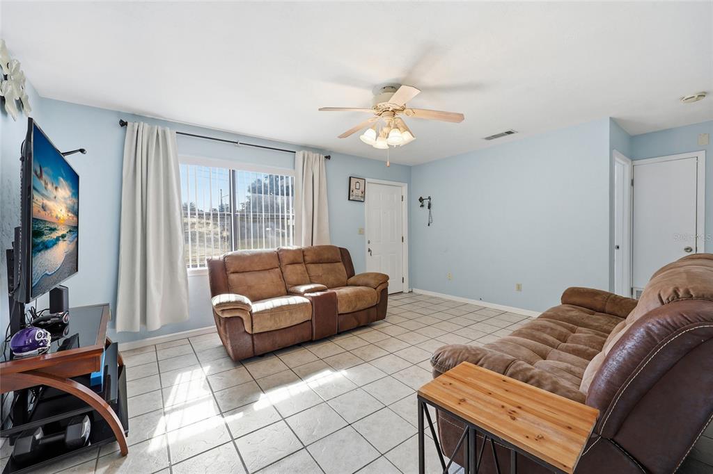 4916 Southwest 57th Drive Gainesville, FL 32608 - Photo 4 of 23