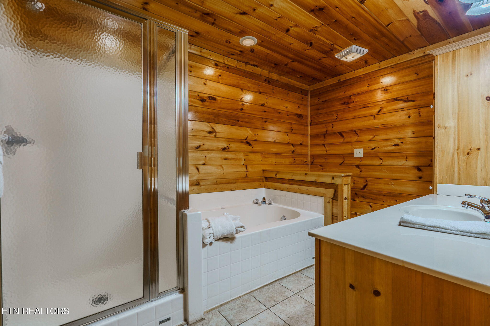 401 Pinnacle Vista Road Gatlinburg, TN 37738 - Photo 19 of 58 10-web-or-mls-_DSC9935-HDR