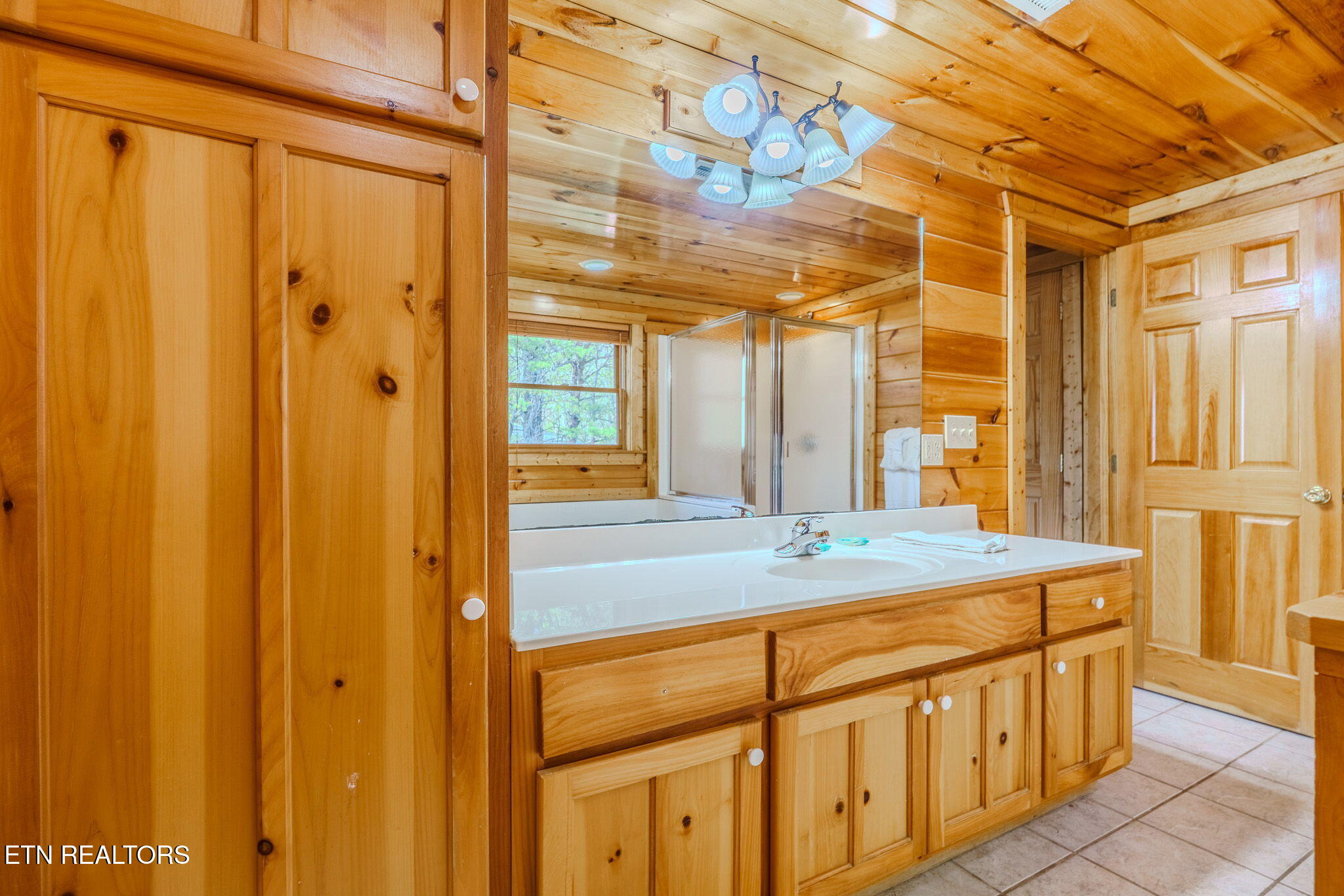 401 Pinnacle Vista Road Gatlinburg, TN 37738 - Photo 45 of 58 38-web-or-mls-_DSC9780-HDR