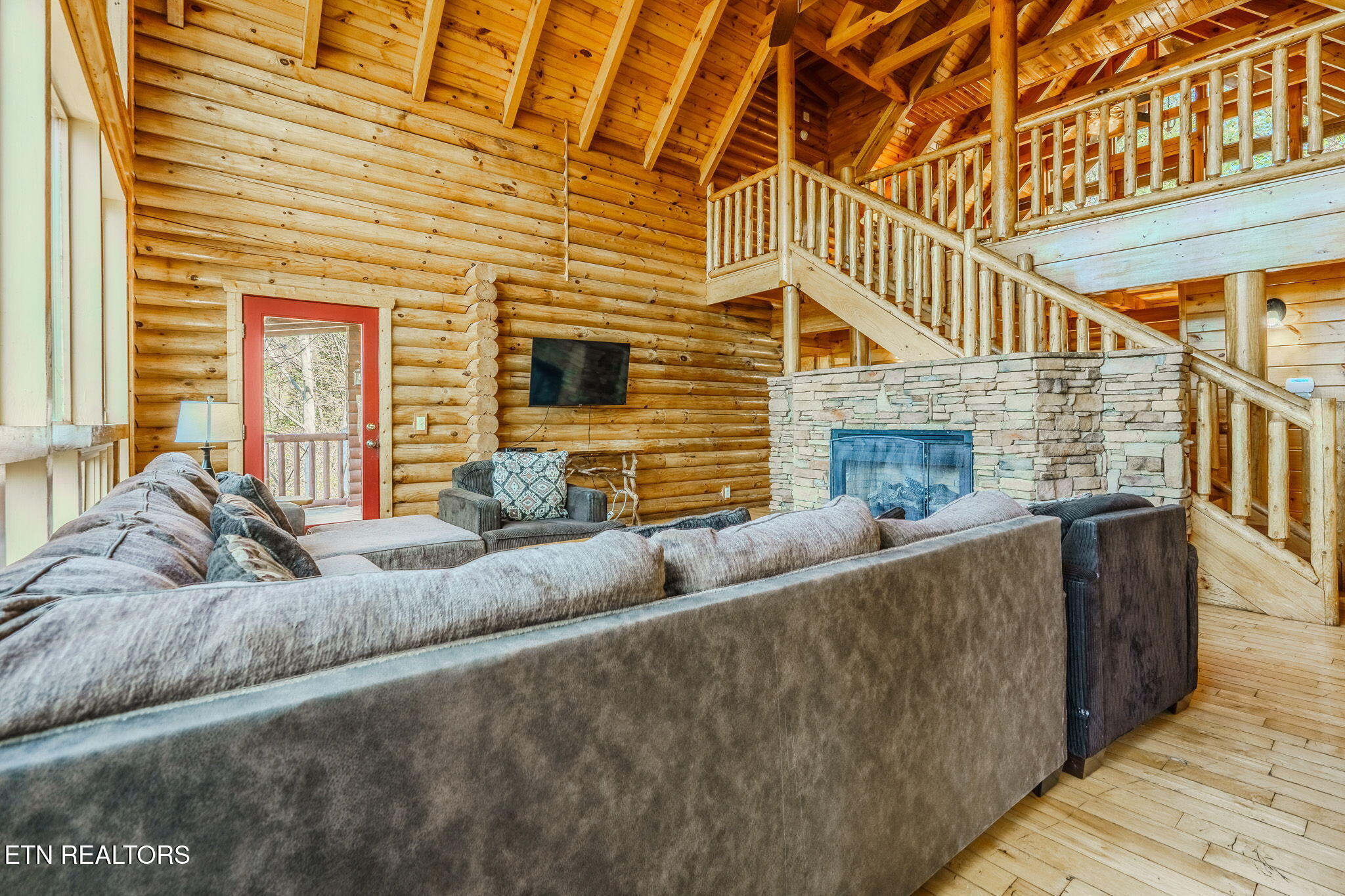 401 Pinnacle Vista Road Gatlinburg, TN 37738 - Photo 5 of 58 11-web-or-mls-_DSC9945-HDR