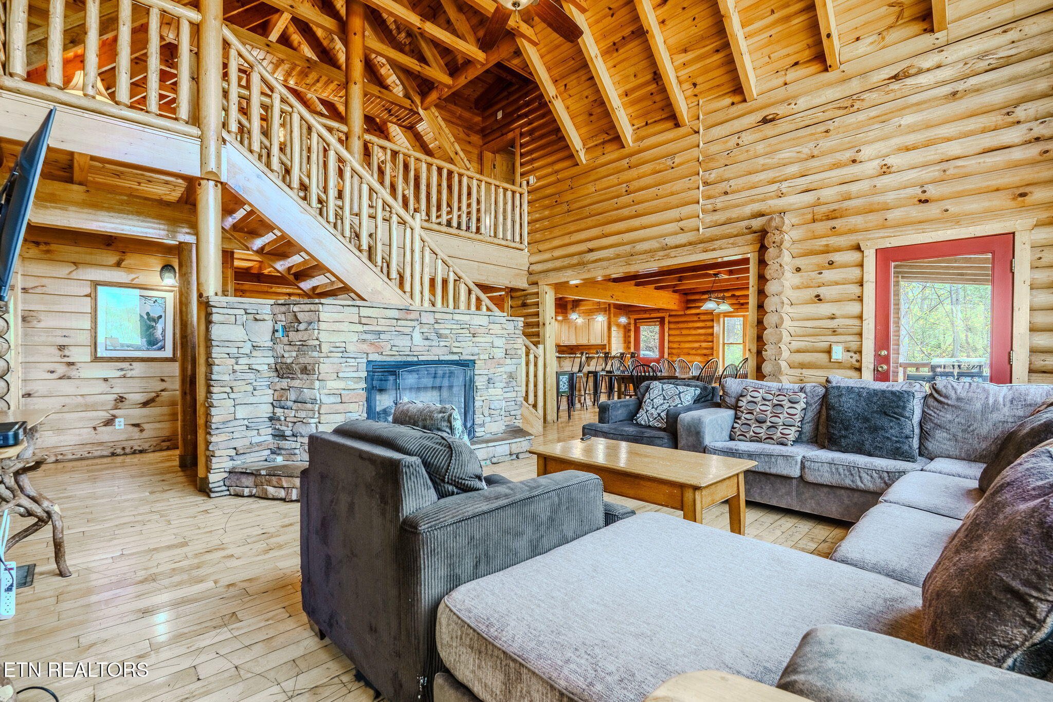 401 Pinnacle Vista Road Gatlinburg, TN 37738 - Photo 6 of 58 15-web-or-mls-_DSC9975-HDR