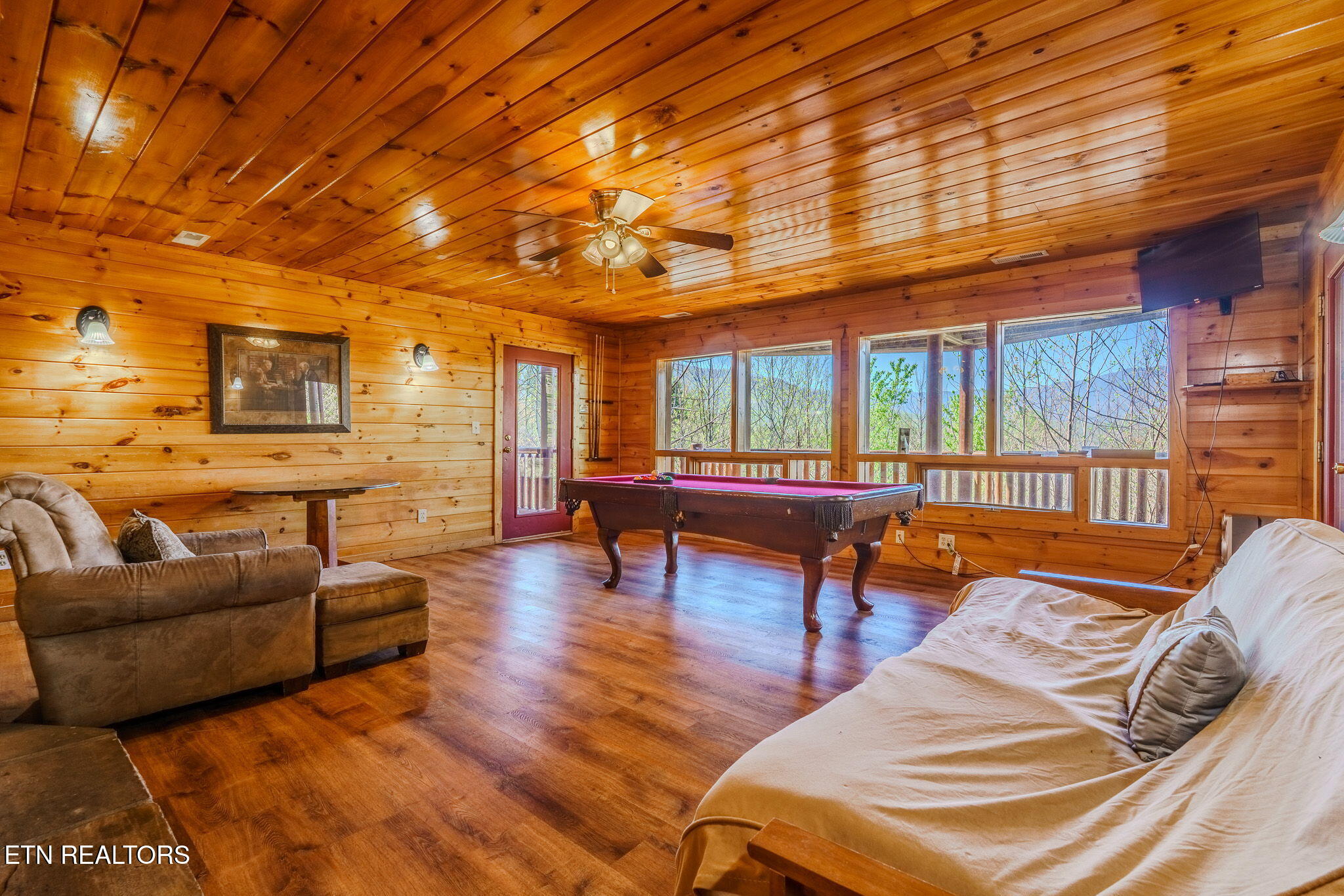 401 Pinnacle Vista Road Gatlinburg, TN 37738 - Photo 9 of 58 50-web-or-mls-_DSC9835-HDR-2