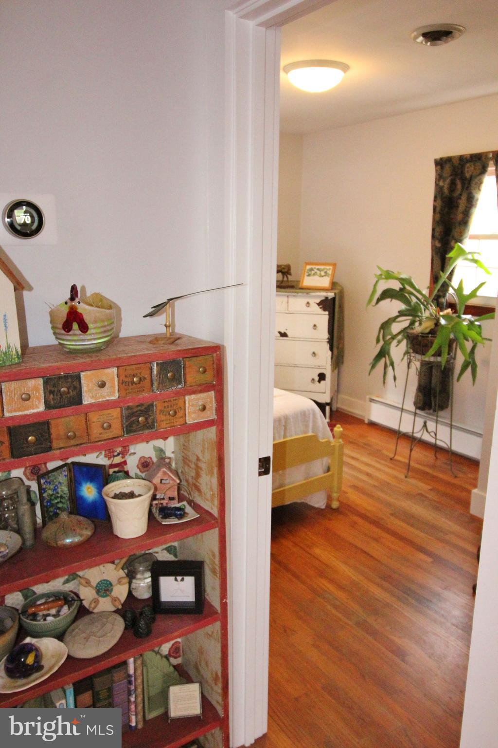 10166 Conde Road Marshall, VA 20115 - Photo 29 of 63 Transition into bedrooms & office space.