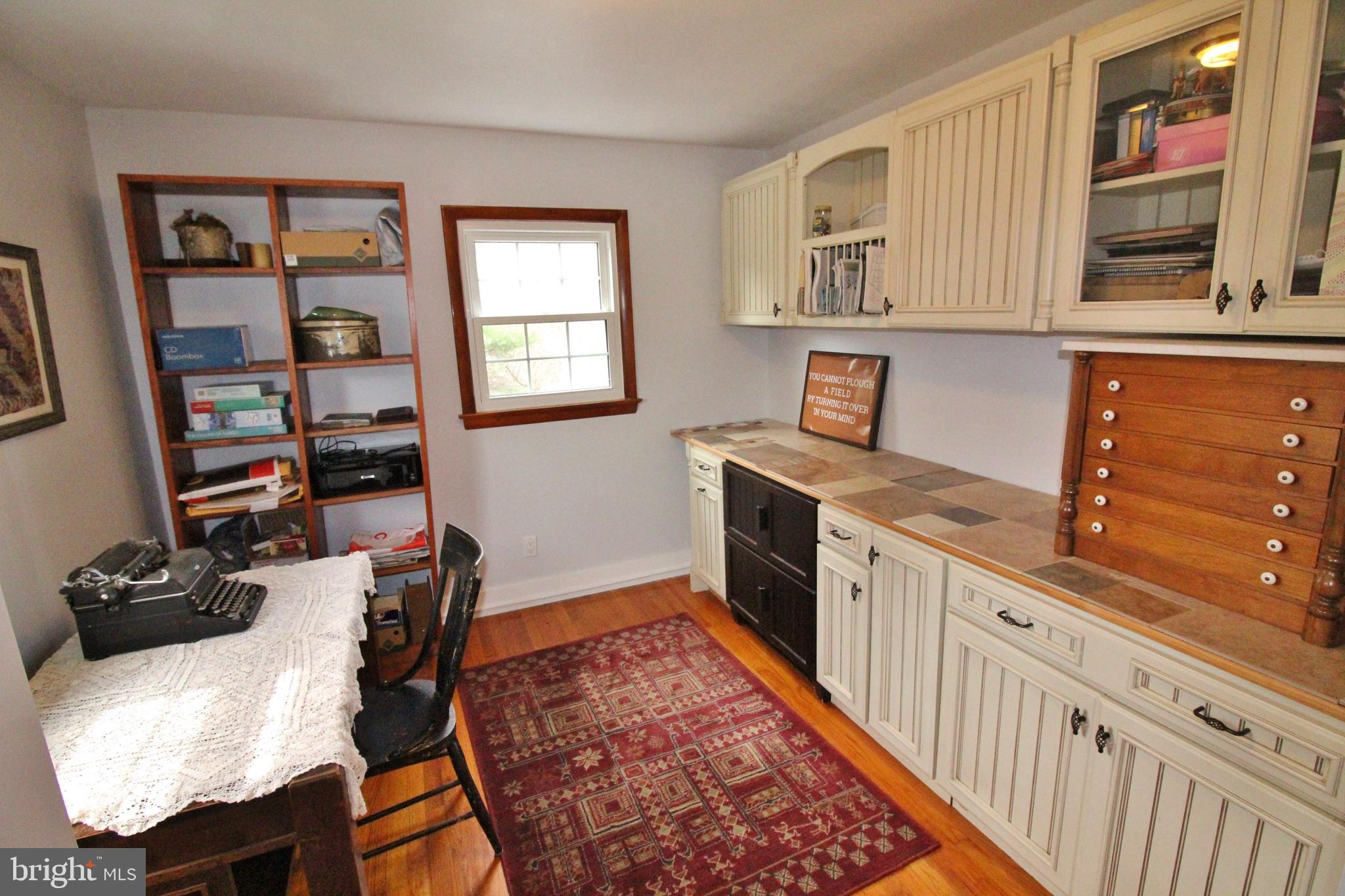 10166 Conde Road Marshall, VA 20115 - Photo 30 of 63 Third bedroom now used as an office with cabinets.