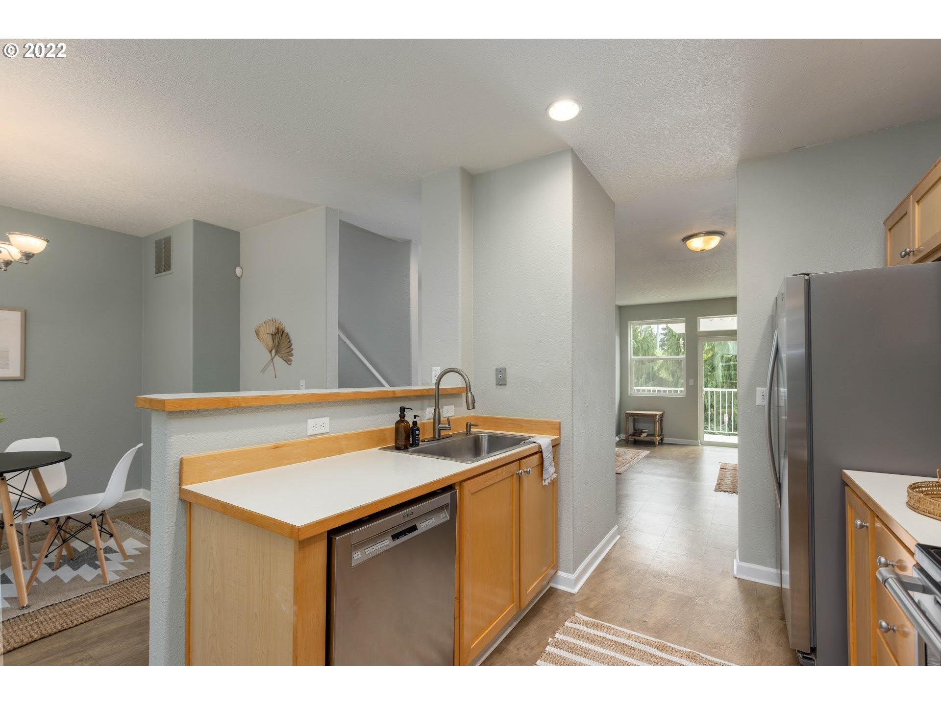 14665 Southwest Beard Road, Unit 104 Beaverton, OR 97007 - Photo 11 of 28 Gallery Image 11