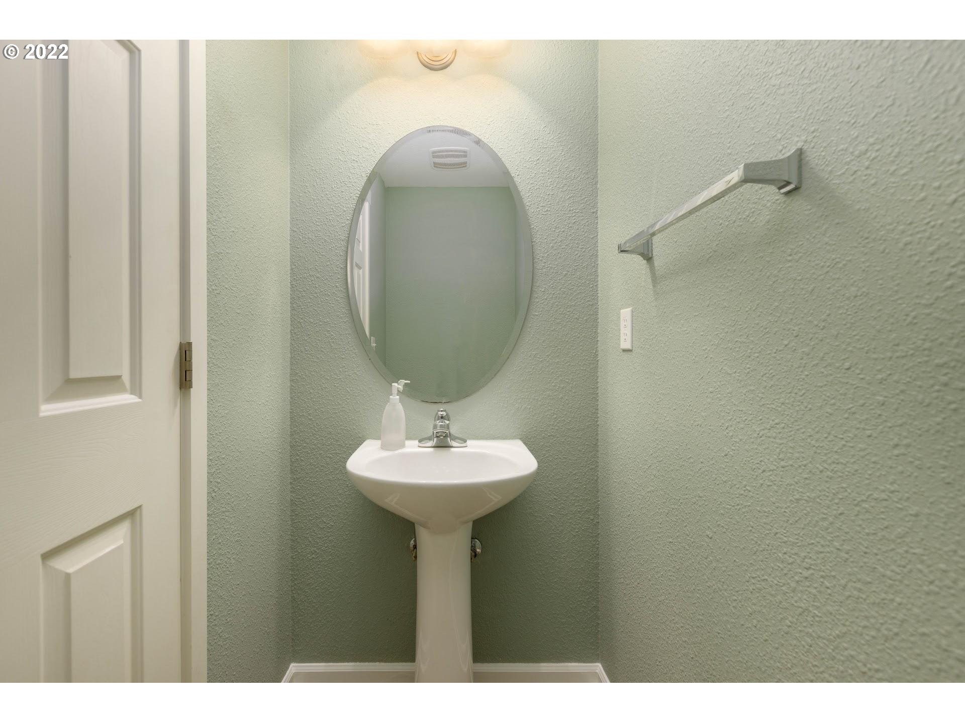 14665 Southwest Beard Road, Unit 104 Beaverton, OR 97007 - Photo 24 of 28 Gallery Image 24
