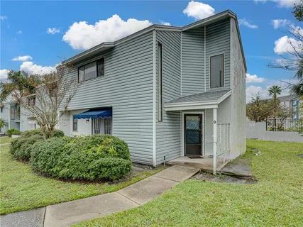 $169,900 | 222 Carpenters Way, Unit 9, Lakeland, FL 33805