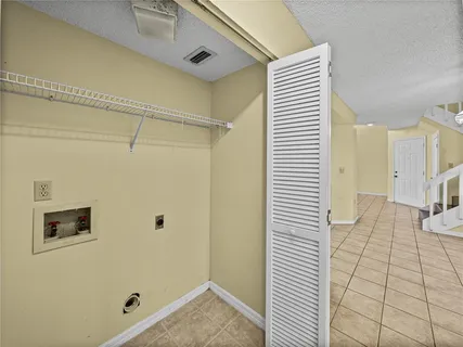 $169,900 | 222 Carpenters Way, Unit 9, Lakeland, FL 33805