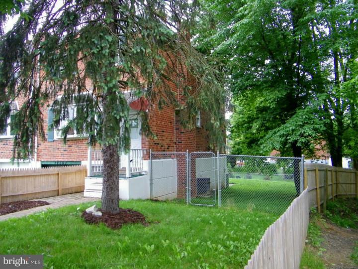 12501 Medford Road Philadelphia, PA 19154 - Photo 2 of 17