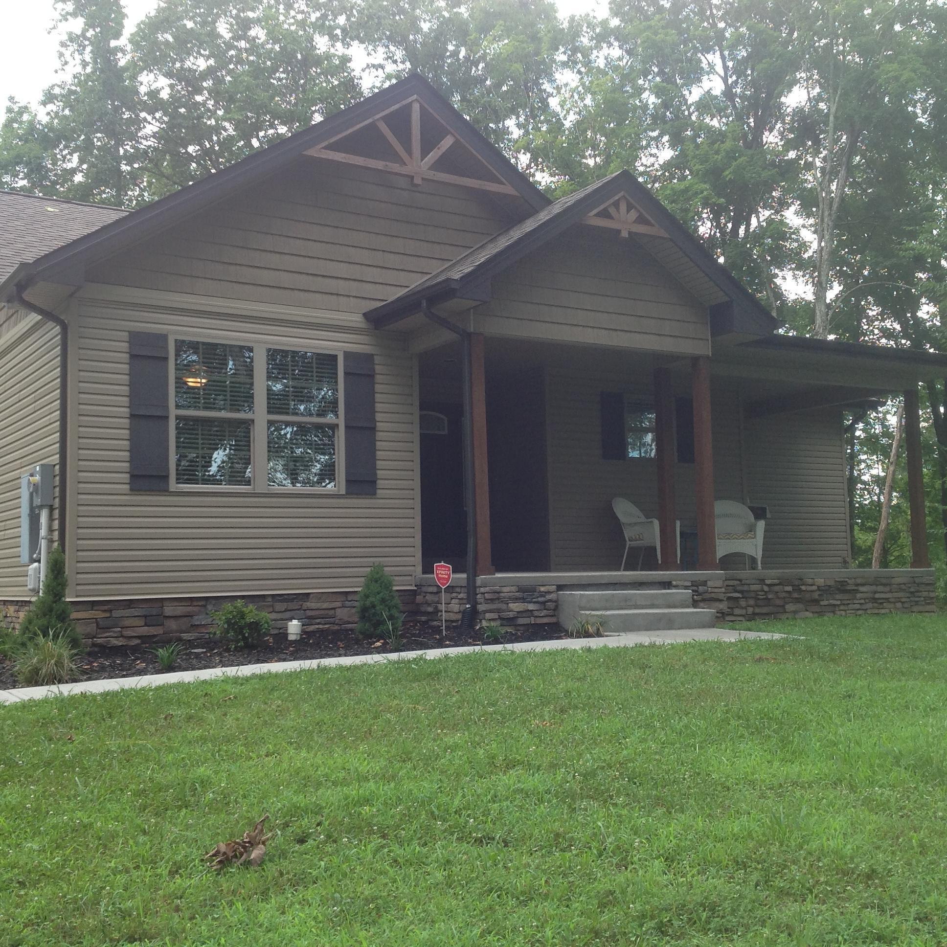 342 Ridgewood Drive Clinton, TN 37716 - Photo 2 of 36 image
