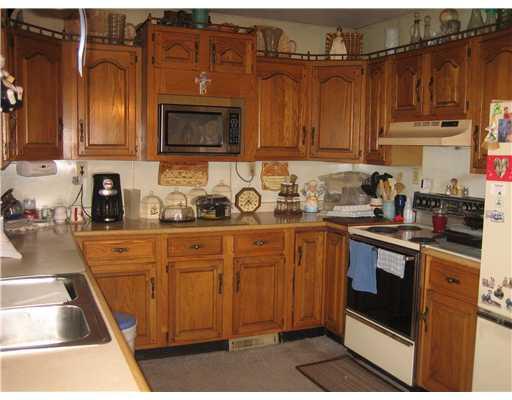 277 Magill Road Zelienople, PA 16063 - Photo 5 of 11 Kitchen.
