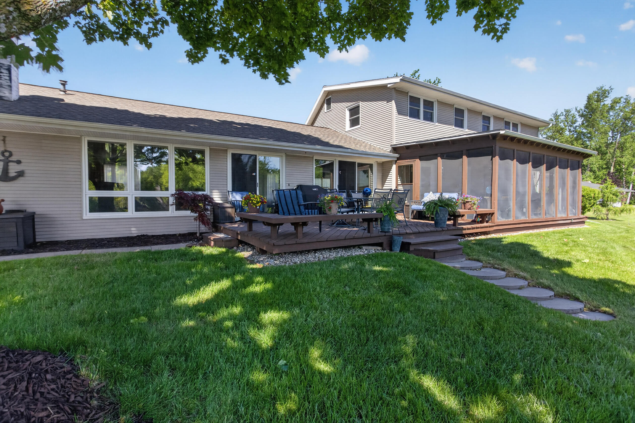 5775 Browns Lake Road Jackson, MI 49203 - Photo 2 of 77 IMG_4083