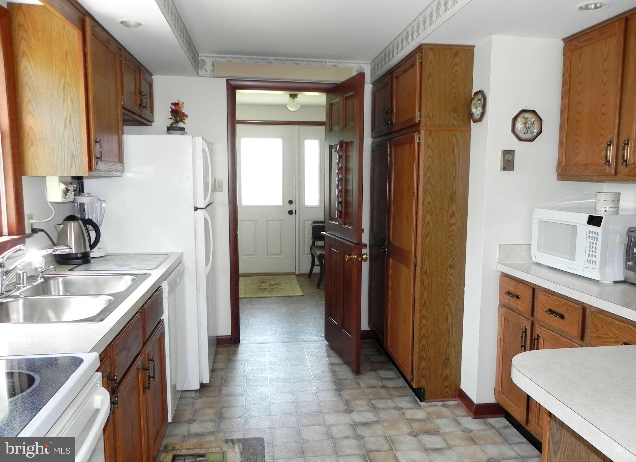 582 Earle Road Charles Town, WV 25414 - Photo 4 of 29 Kitchen