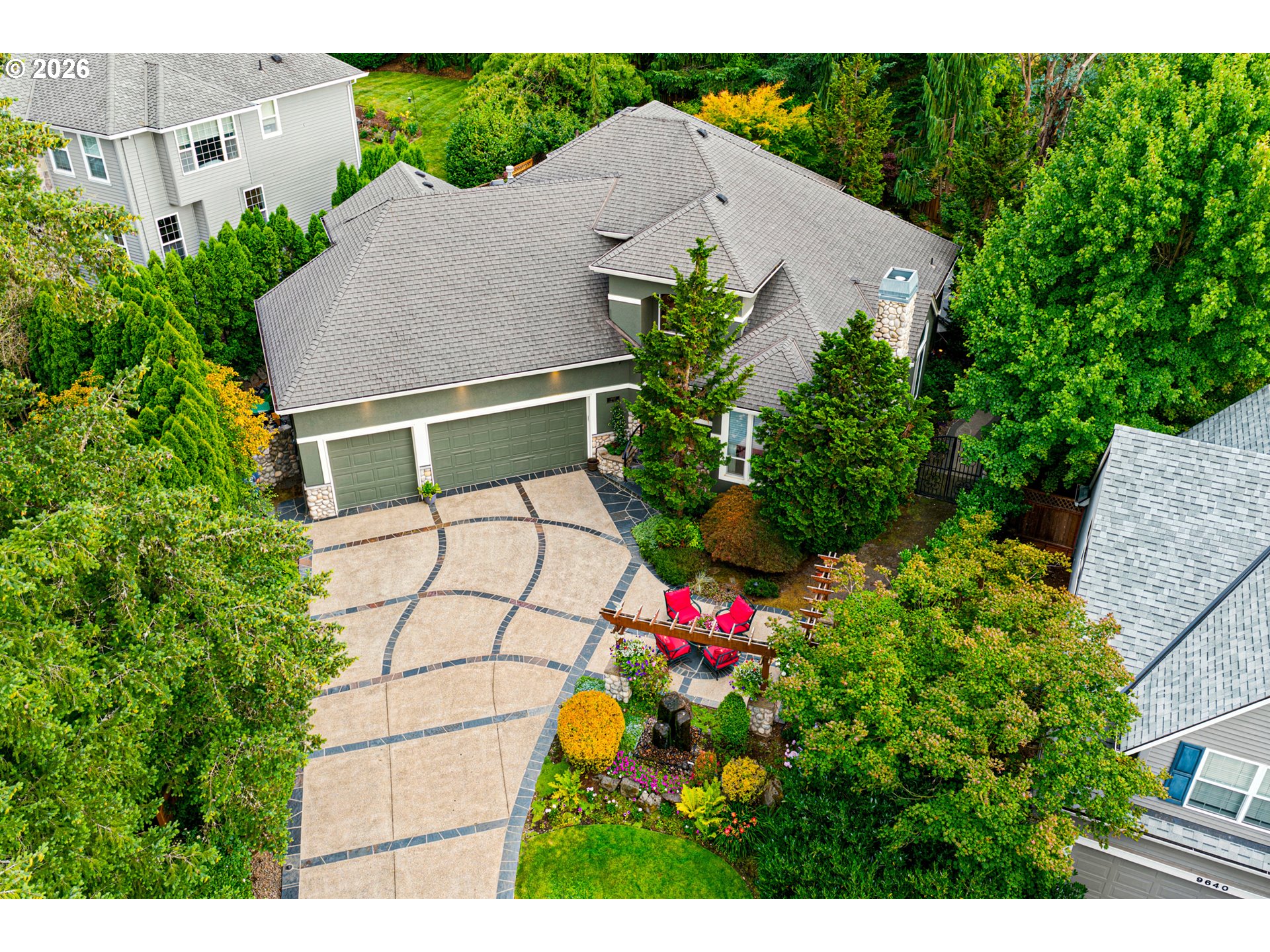 9630 Southwest Iowa Drive Tualatin, OR 97062 - Photo 2 of 48 Driveway