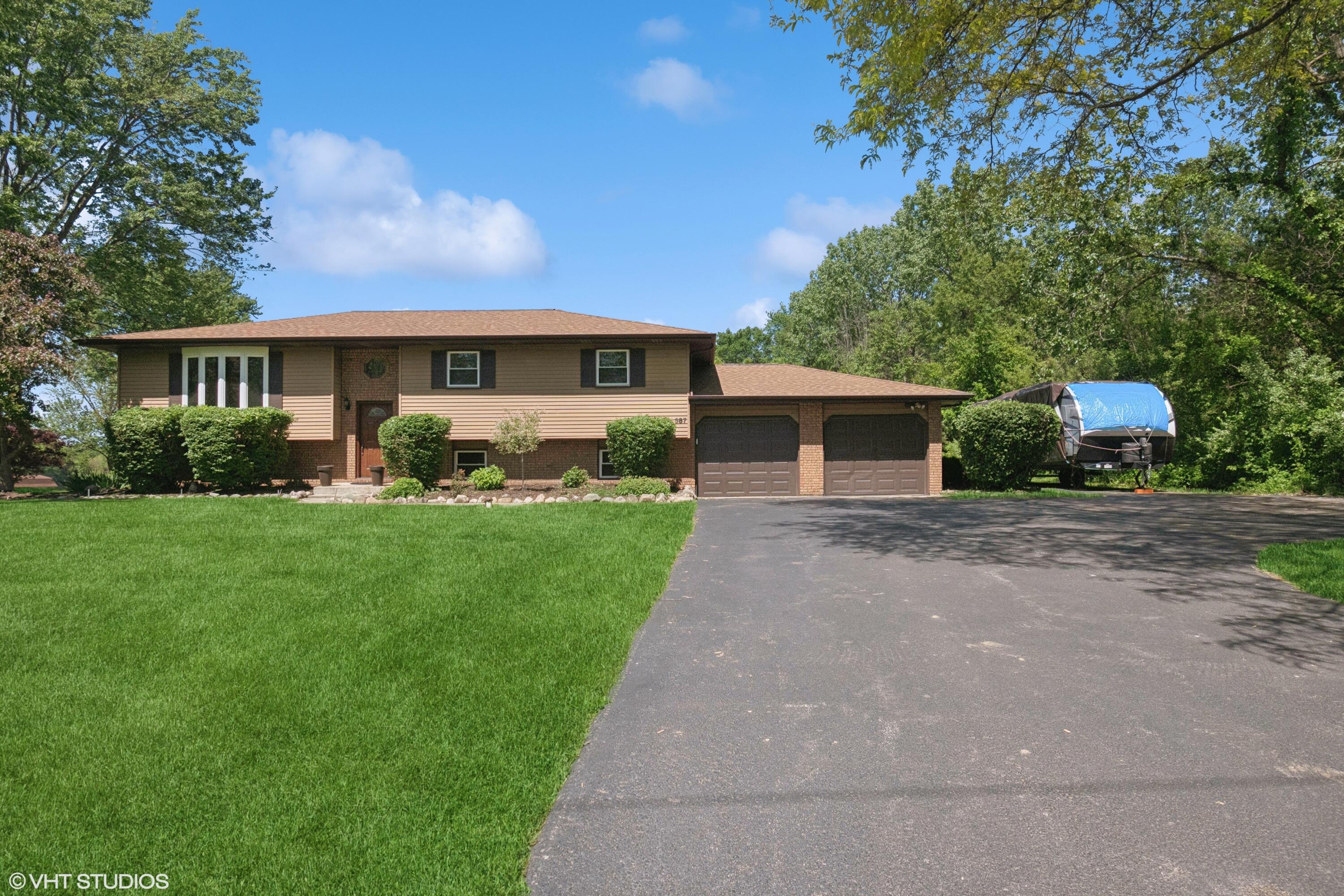 387 East Tratebas Road Valparaiso, IN 46383 - Photo 1 of 30 3000x2000