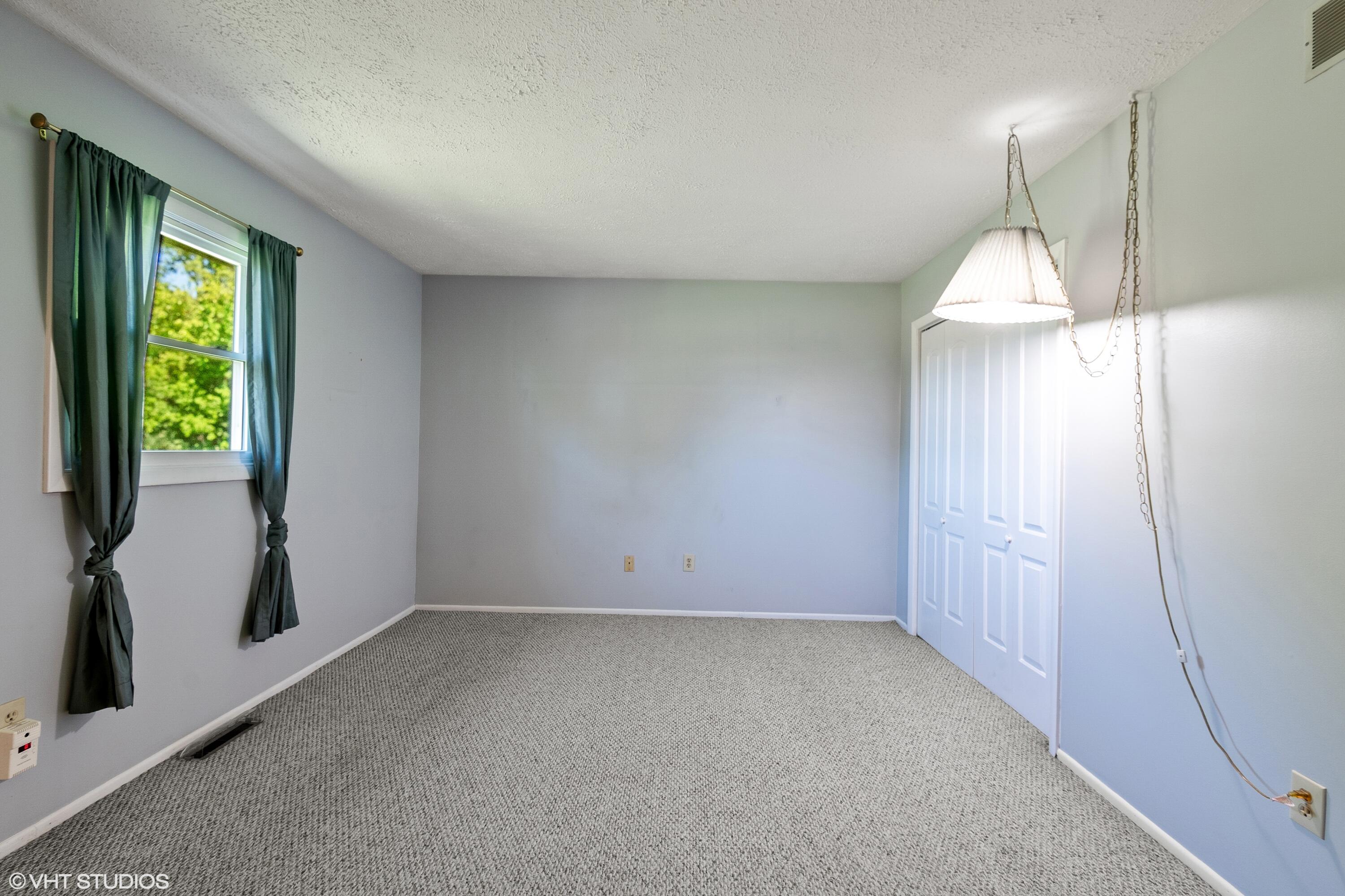387 East Tratebas Road Valparaiso, IN 46383 - Photo 11 of 30 3000x2000
