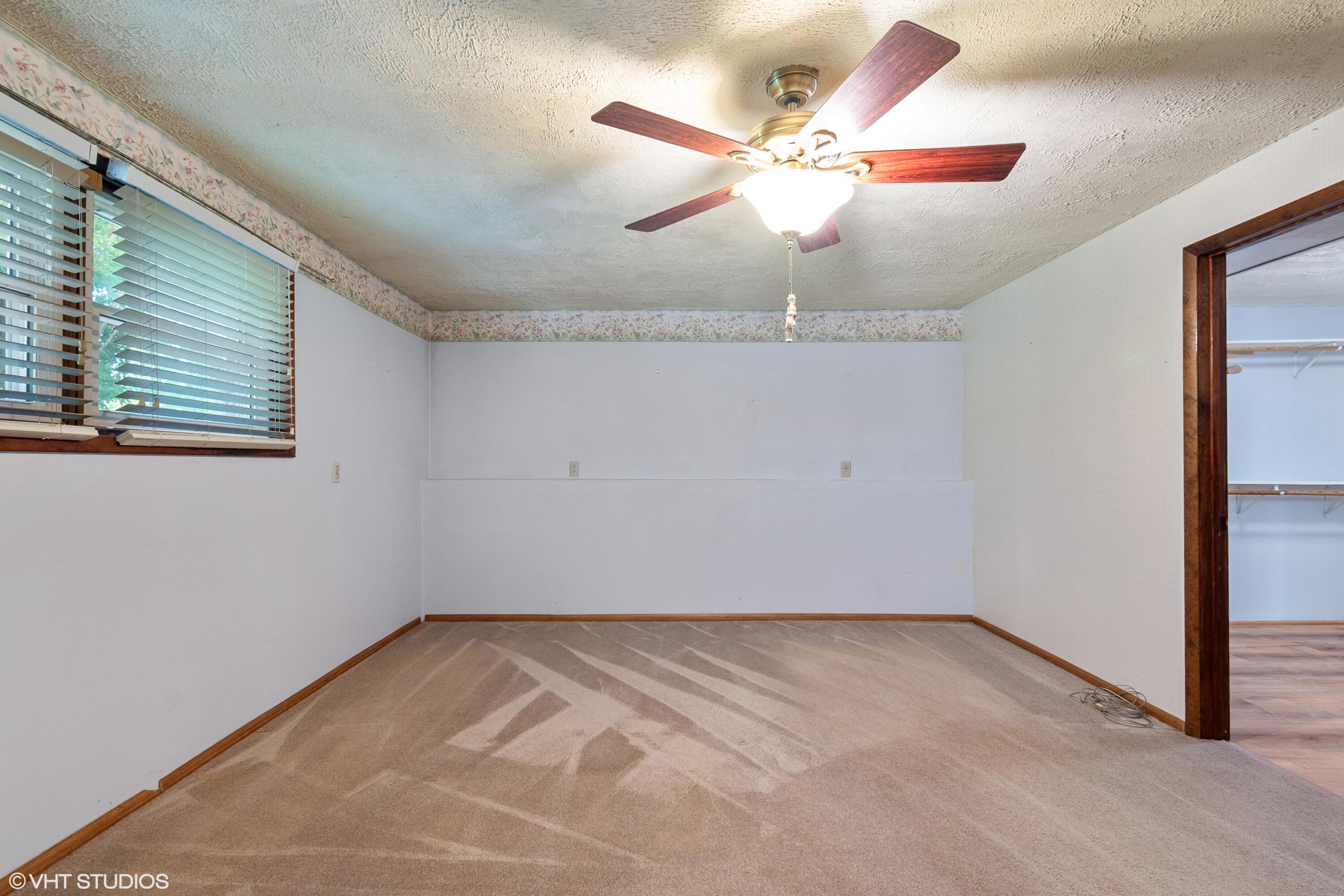 387 East Tratebas Road Valparaiso, IN 46383 - Photo 13 of 30 3000x2000