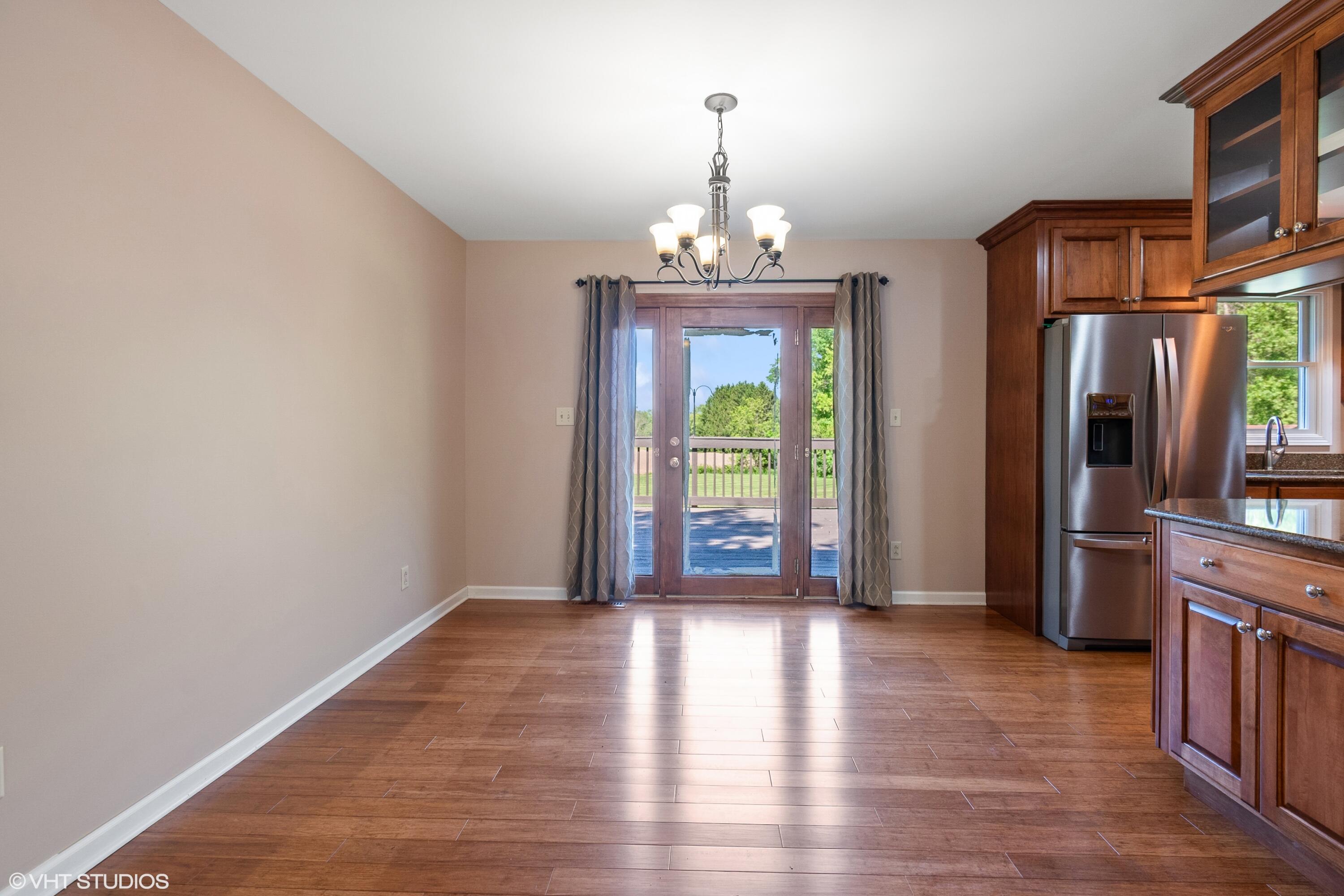 387 East Tratebas Road Valparaiso, IN 46383 - Photo 6 of 30 3000x2000