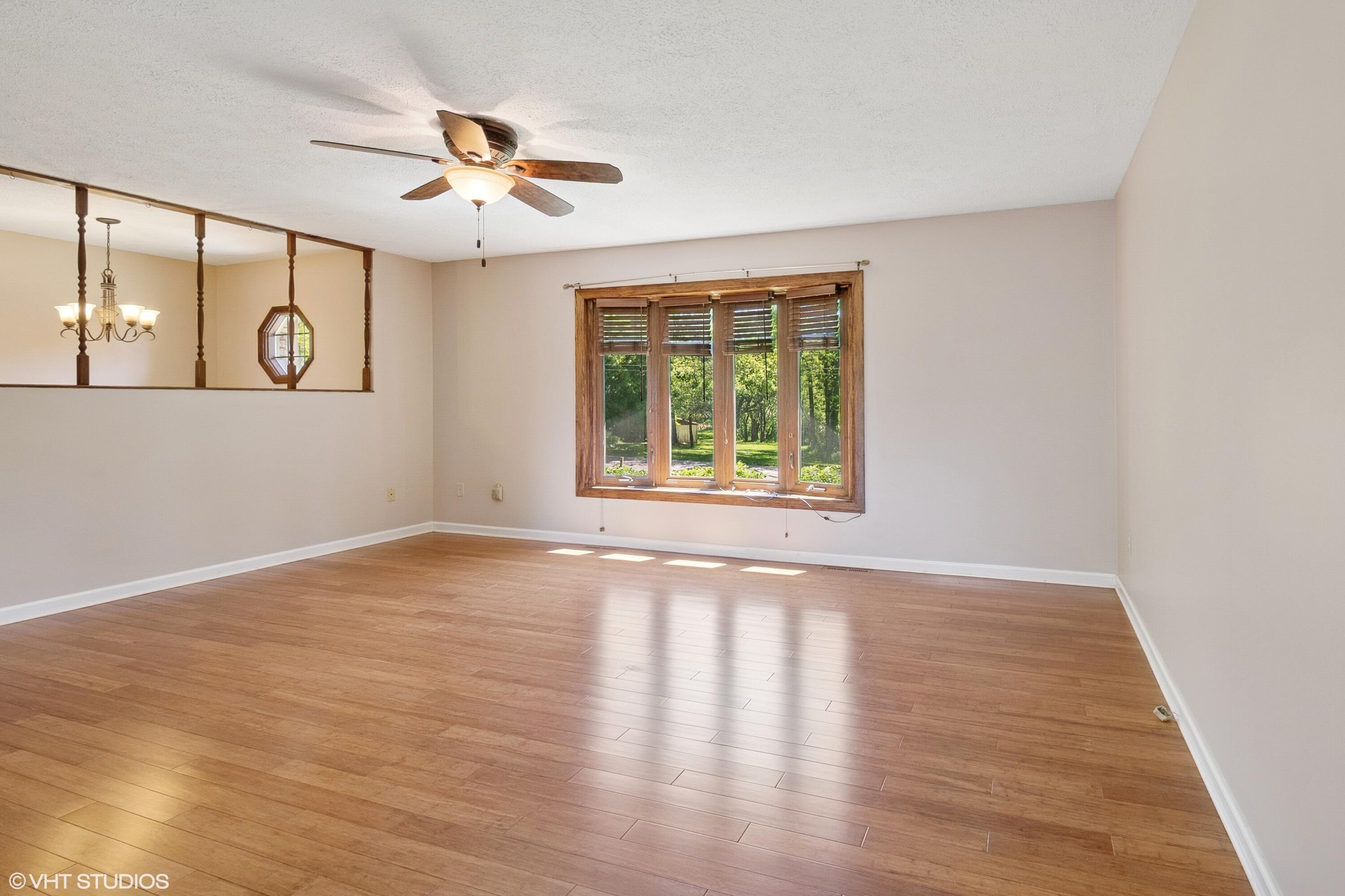 387 East Tratebas Road Valparaiso, IN 46383 - Photo 7 of 30 3000x2000