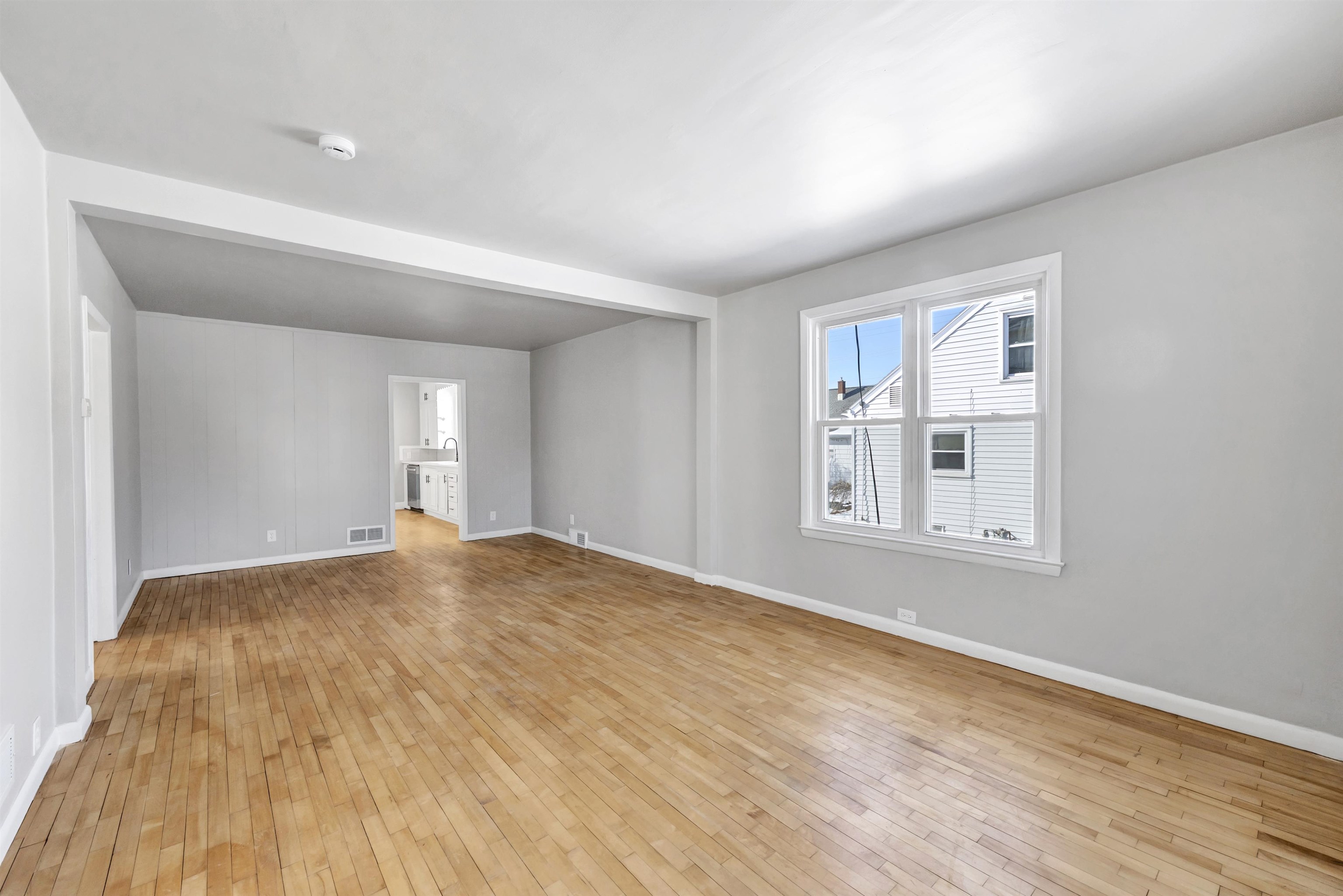 415 East Maple Street Appleton, WI 54915 - Photo 5 of 30