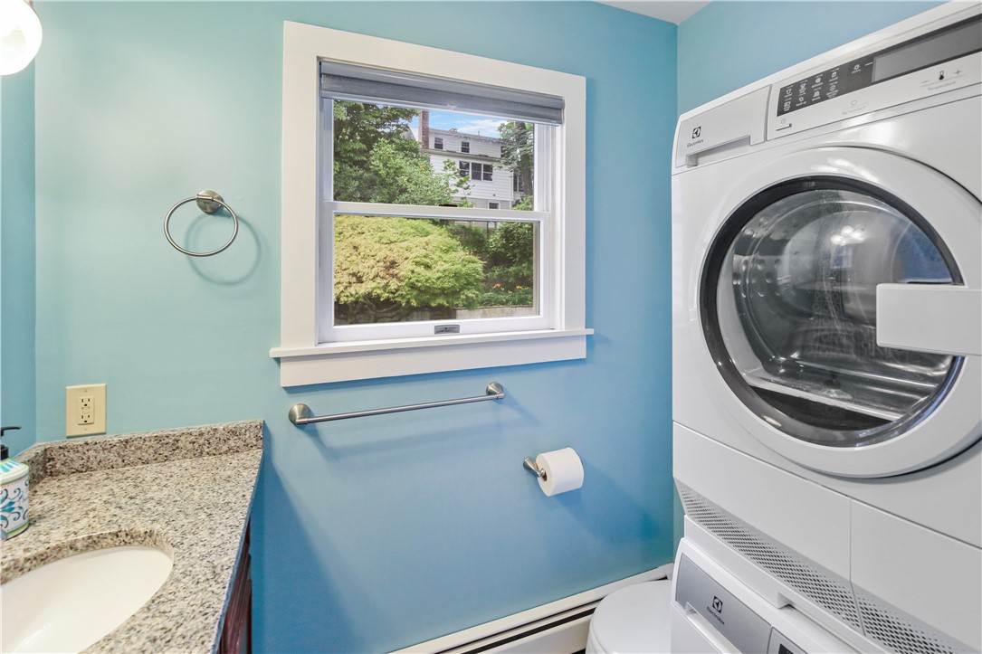 48 Spring Street Westerly, RI 02891 - Photo 15 of 32