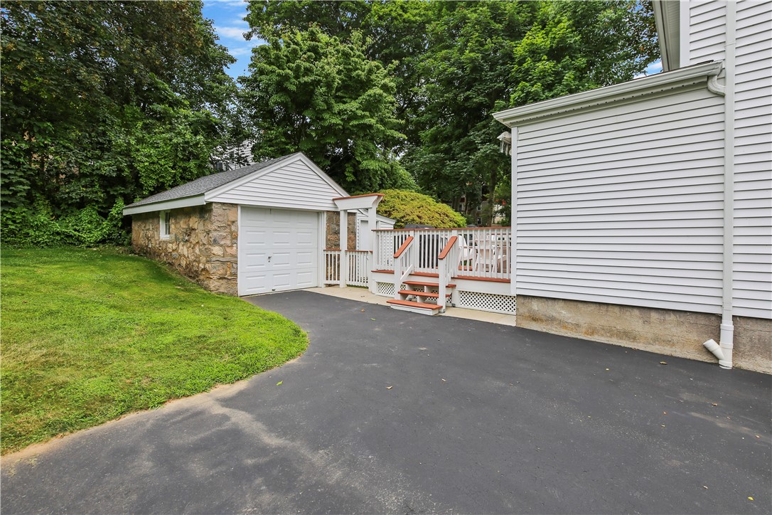 48 Spring Street Westerly, RI 02891 - Photo 5 of 32